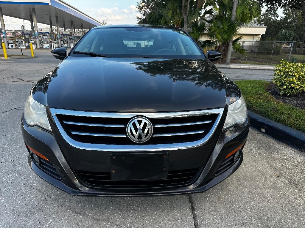 2010 Volkswagen CC Sport's photo