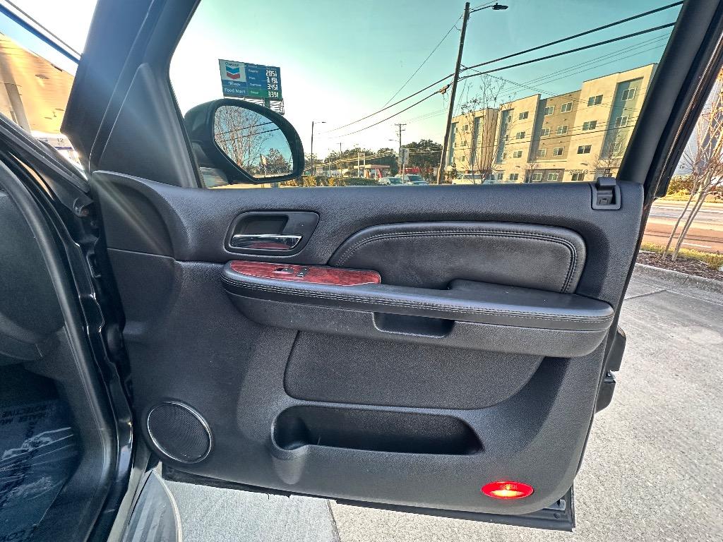 2009 Cadillac Escalade ESV Base - Photo 24