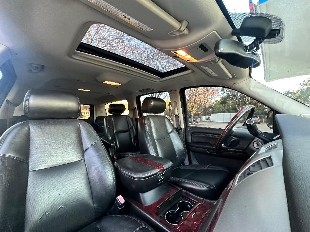 2009 Cadillac Escalade ESV Base - Photo 26