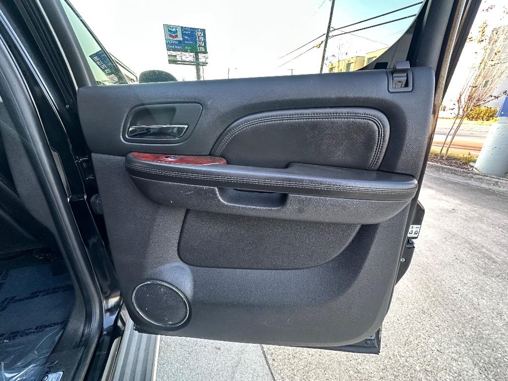 2009 Cadillac Escalade ESV Base - Photo 22