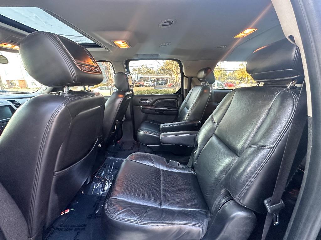 2009 Cadillac Escalade ESV Base - Photo 13