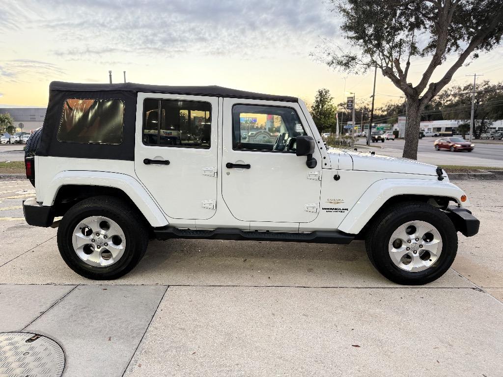 2015 Jeep Wrangler Unlimited Sahara - Photo 7