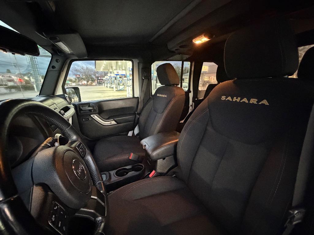 2015 Jeep Wrangler Unlimited Sahara - Photo 10