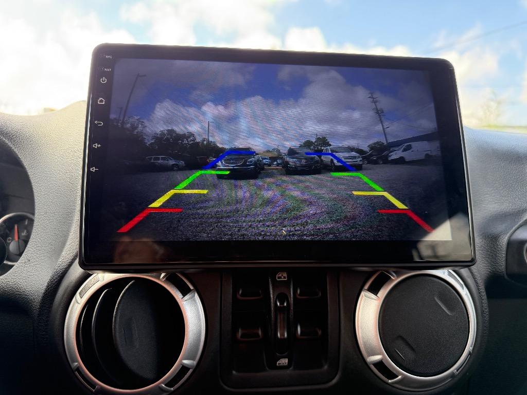 2015 Jeep Wrangler Unlimited Sahara - Photo 24