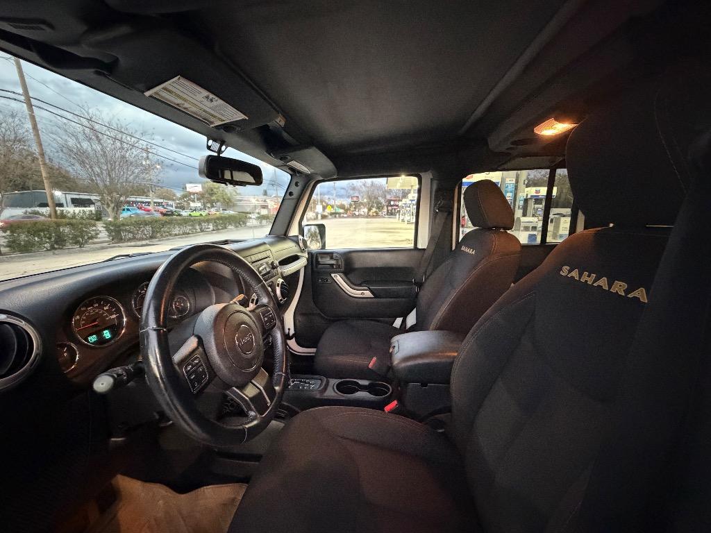 2015 Jeep Wrangler Unlimited Sahara - Photo 11
