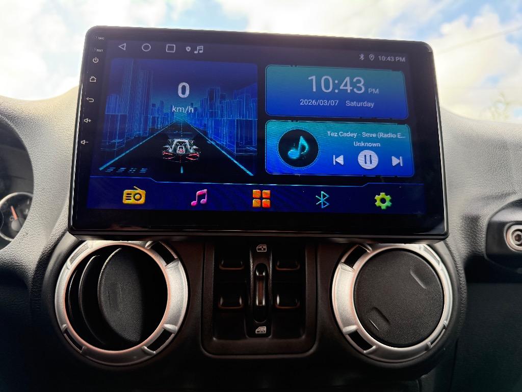 2015 Jeep Wrangler Unlimited Sahara - Photo 25