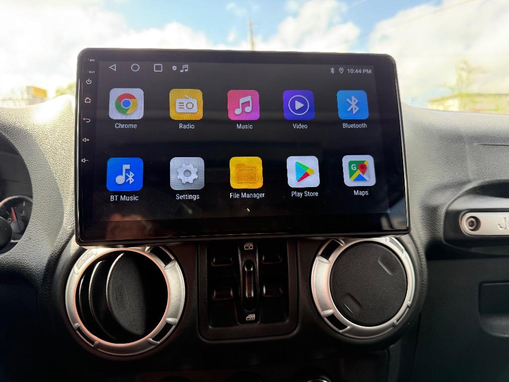 2015 Jeep Wrangler Unlimited Sahara - Photo 26