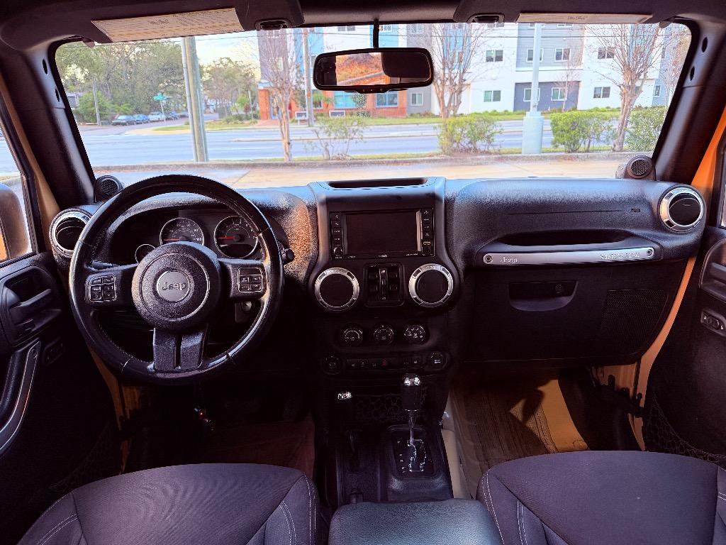 2013 Jeep Wrangler Unlimited Sahara - Photo 12