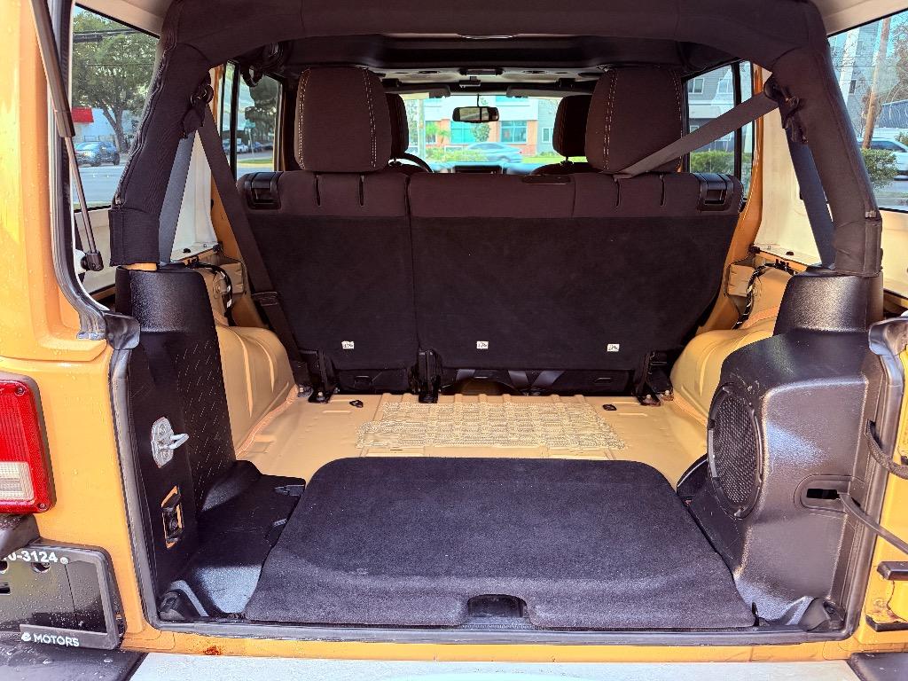 2013 Jeep Wrangler Unlimited Sahara - Photo 23
