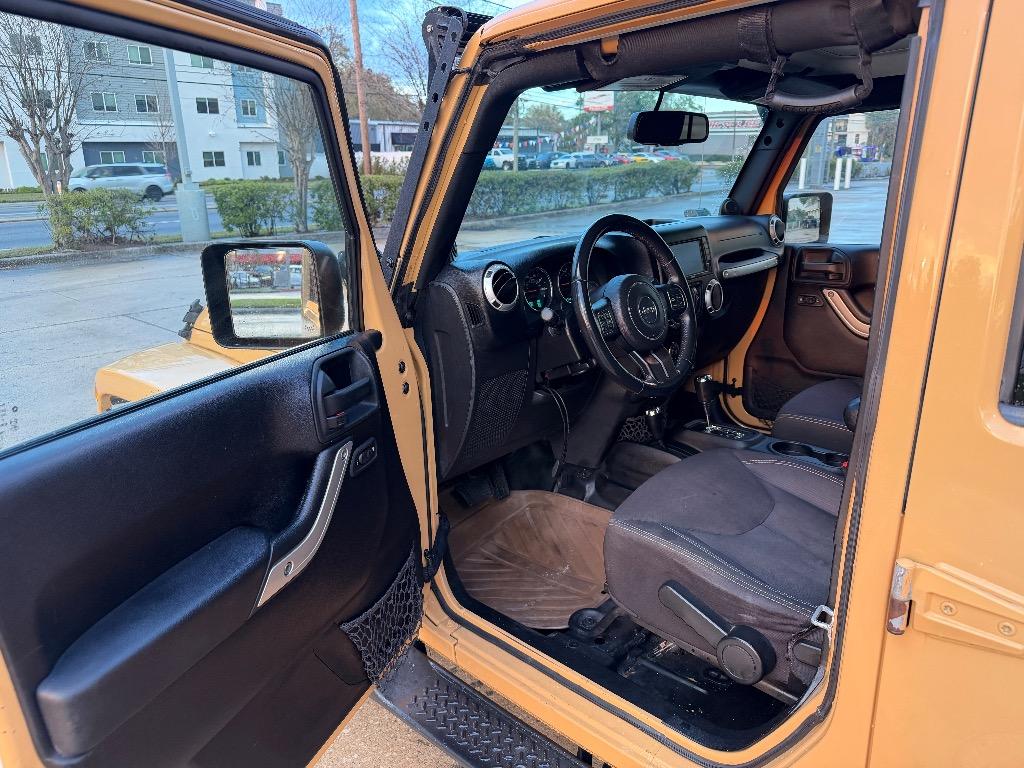 2013 Jeep Wrangler Unlimited Sahara - Photo 18