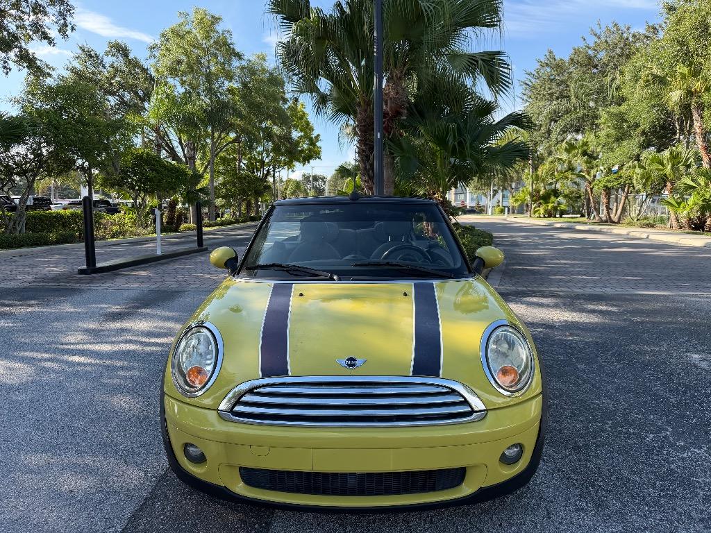 2009 MINI Cooper -'s photo