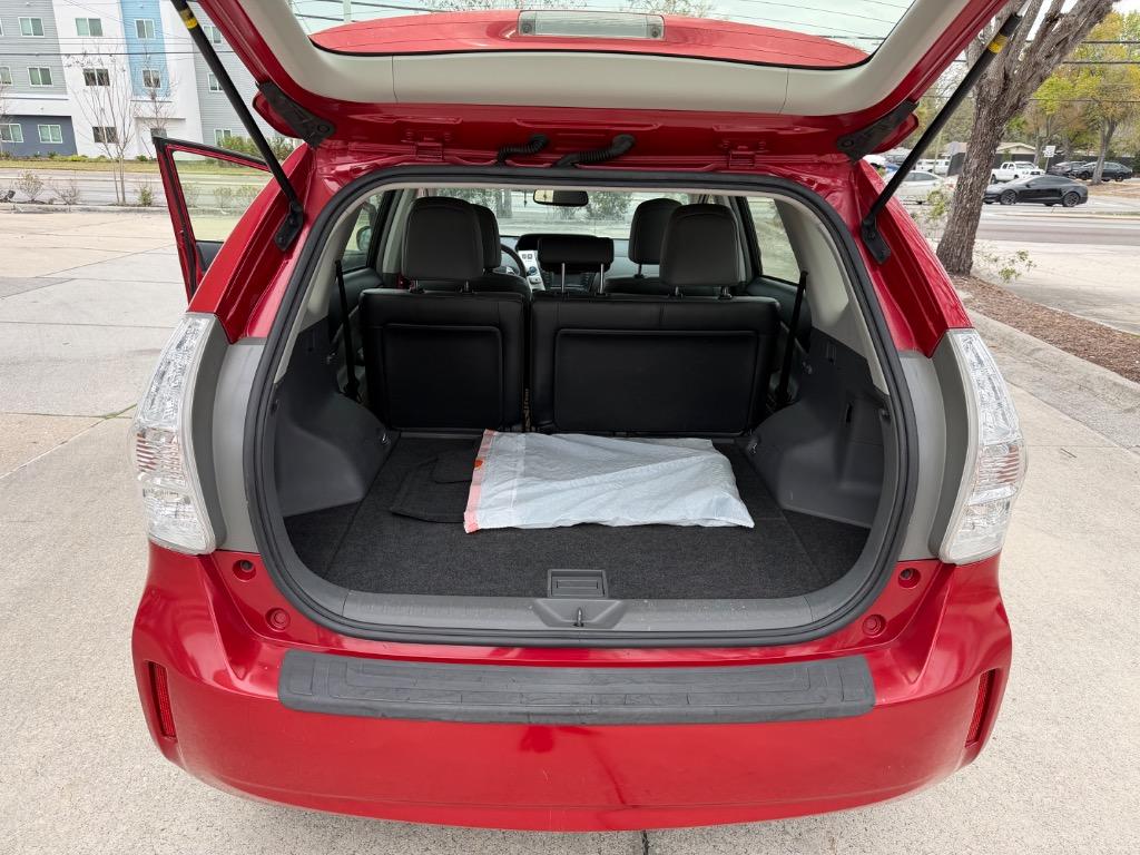 2012 Toyota Prius v Five - Photo 14