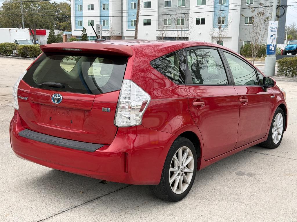2012 Toyota Prius v Five - Photo 6