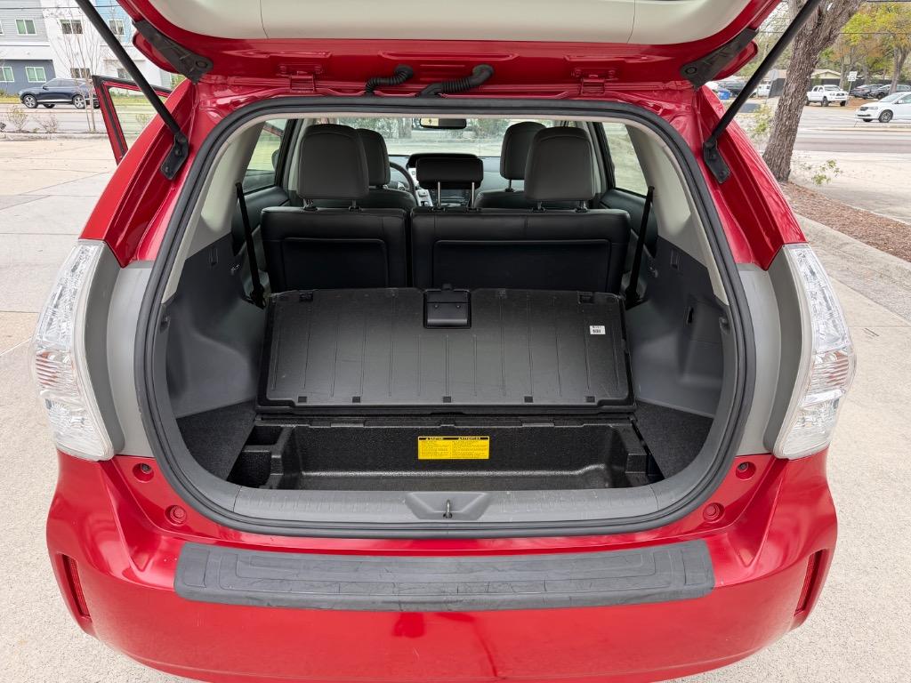 2012 Toyota Prius v Five - Photo 15