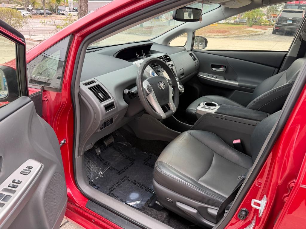 2012 Toyota Prius v Five - Photo 17