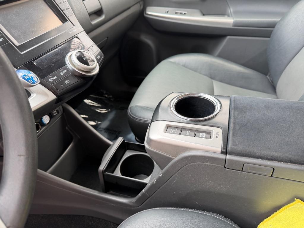 2012 Toyota Prius v Five - Photo 20
