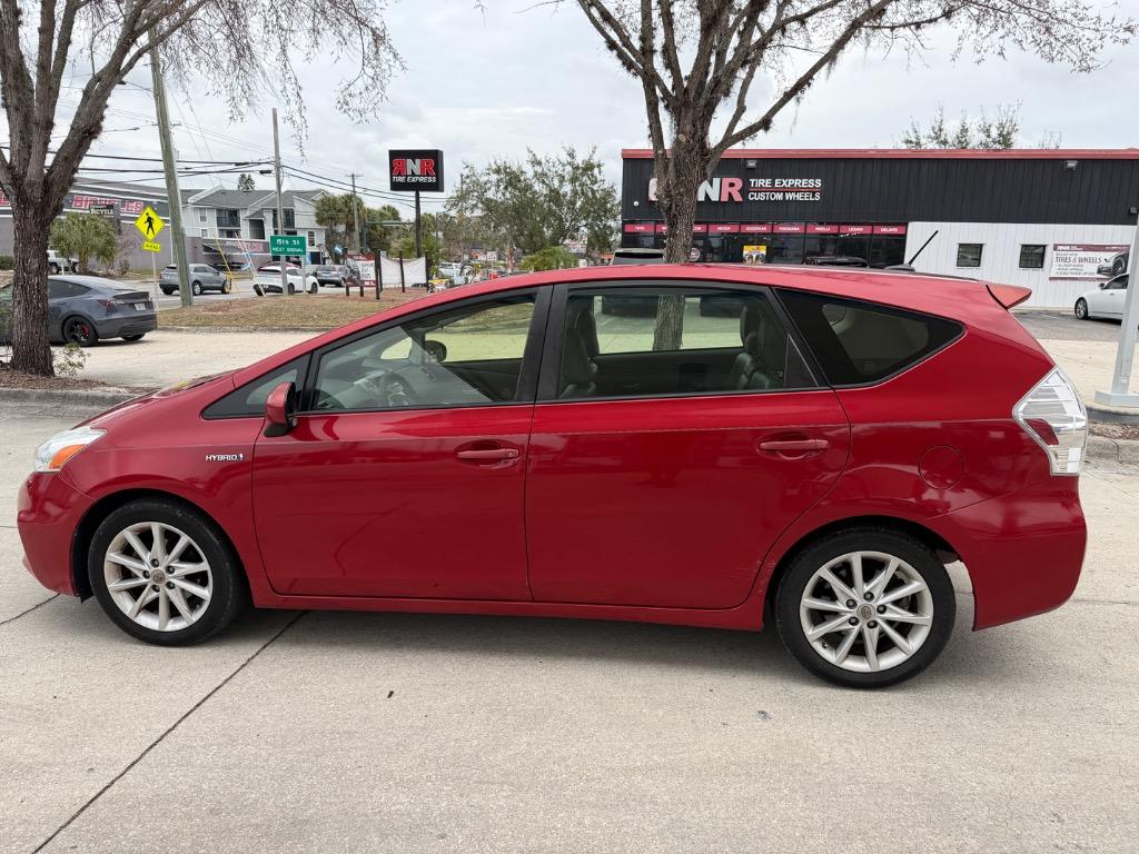 2012 Toyota Prius v Five - Photo 11
